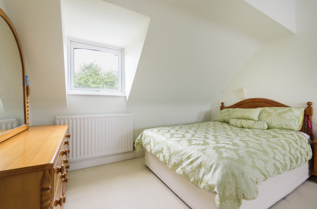 Hill View House, The Common | Edwards Estate Agents