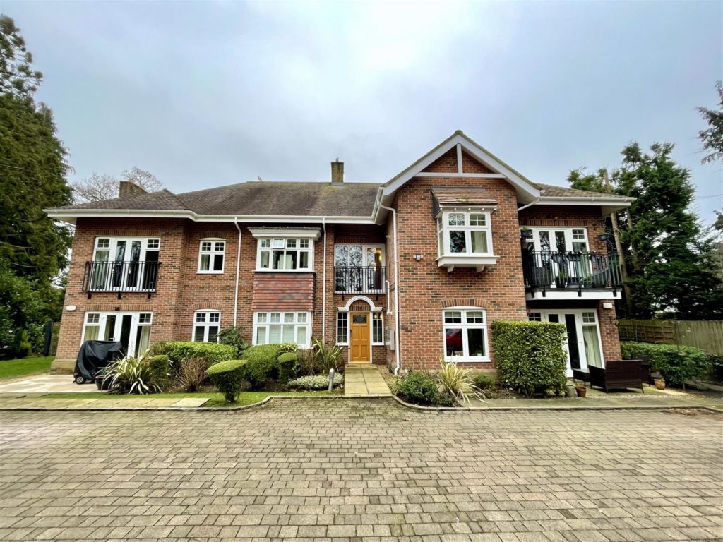 Beaufoys Avenue, Ferndown